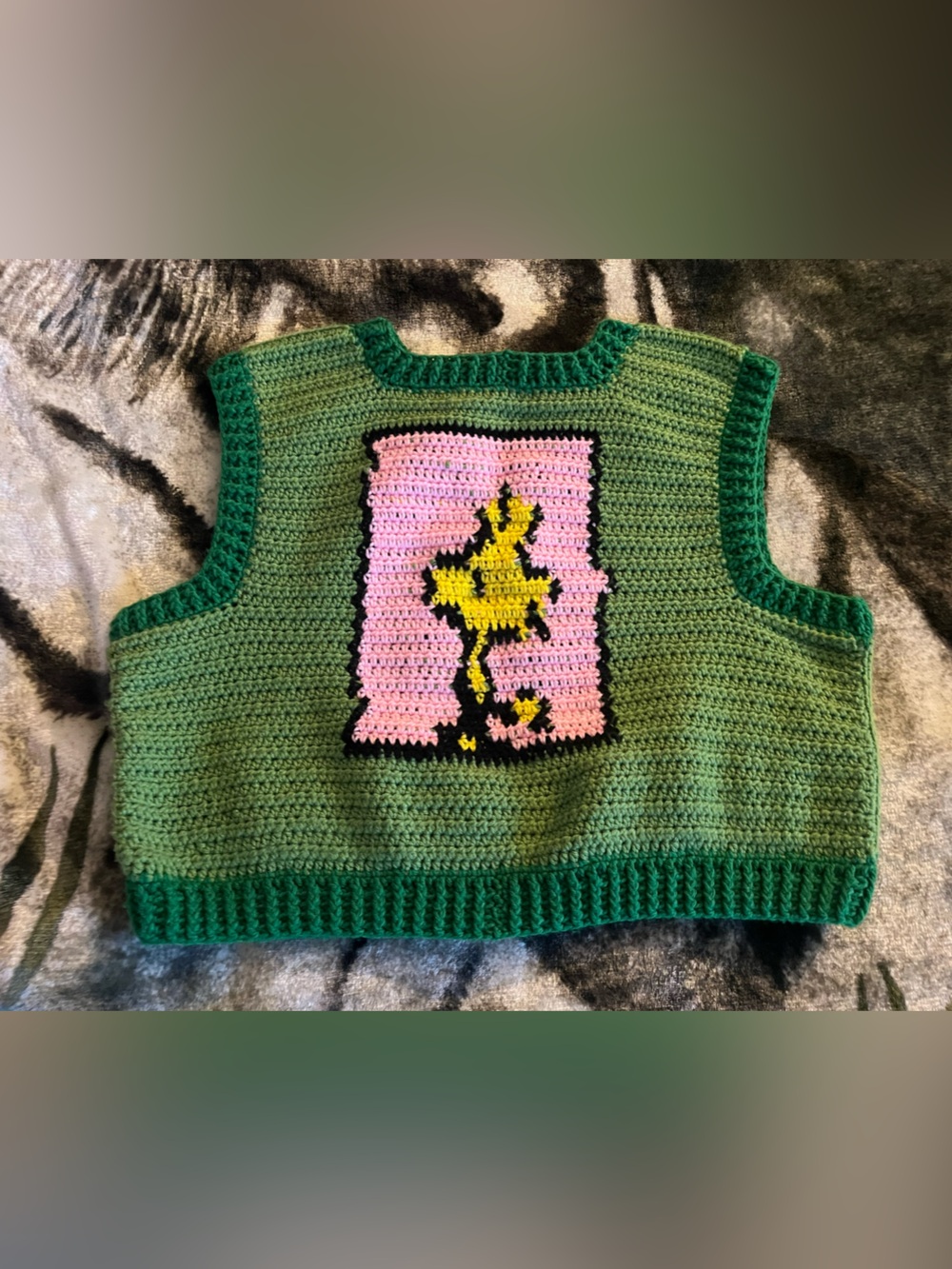 Snoopy & Woodstock Green Crocheted Heart Motif Sweater Vest Handmade 🧶 Knit - Picture 3 of 8
